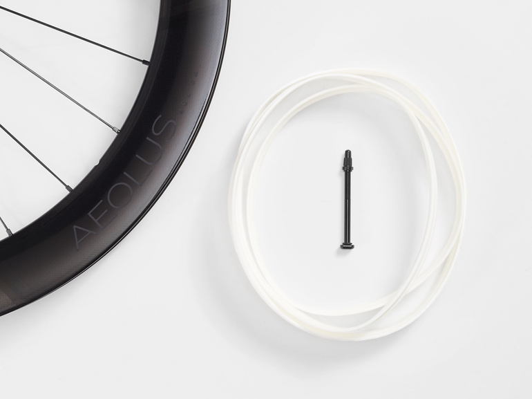 Koło szosowe Bontrager Aeolus RSL 62 TLR pod hamulce tarczowe