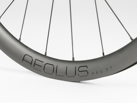 Koło szos. pod ham. tarcz. Bontrager Aeolus Pro 37 TLR Disc