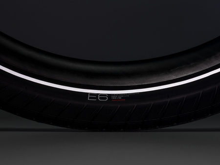 Opona do rowerów elektrycznych Bontrager E6 Hard-Case Lite