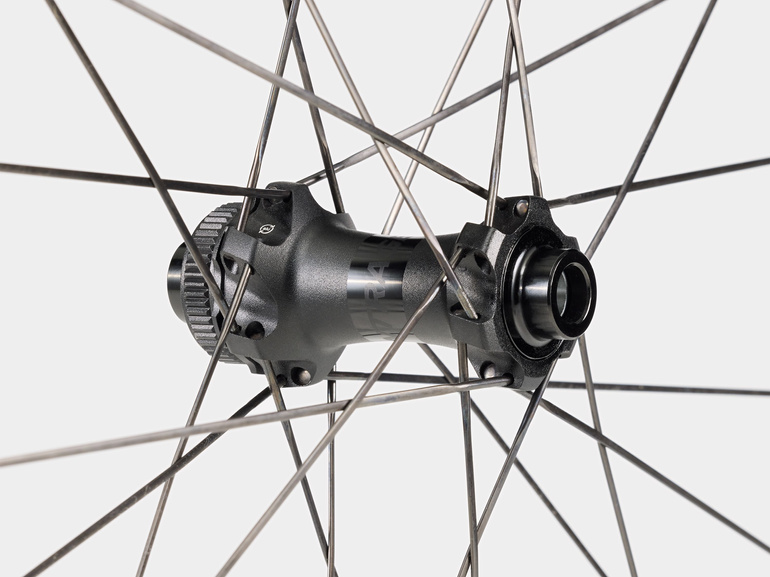 Koło szosowe Bontrager Paradigm Pro 30 TLR pod tarcze